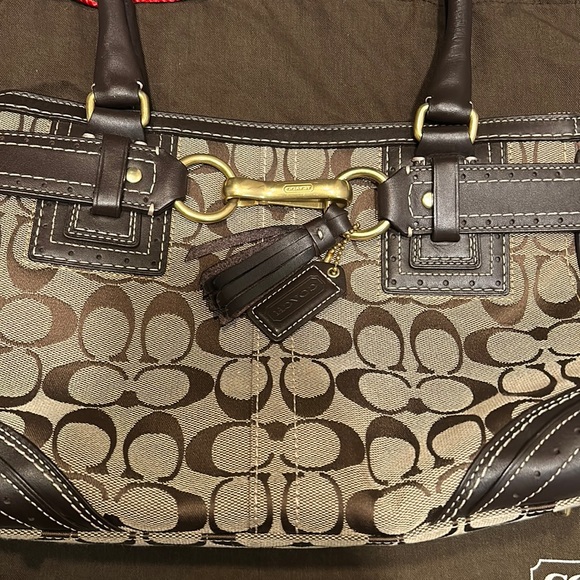 Like new coach bag! - Picture 2 of 5